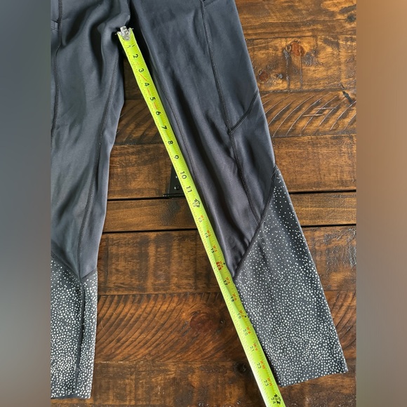 Zyia Black Reflective Pocket Light N Tight Hi-rise 7/8 26” Leggings Size 2 - Picture 9 of 10